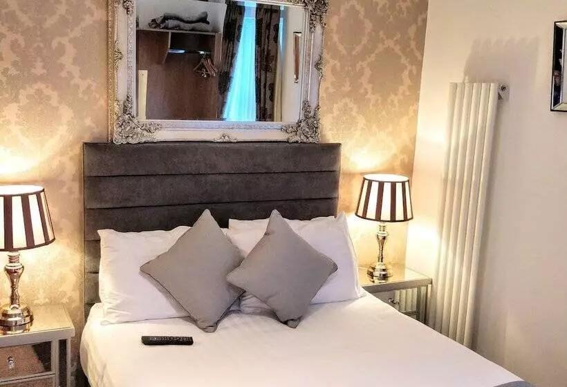 Bed and Breakfast Number 43