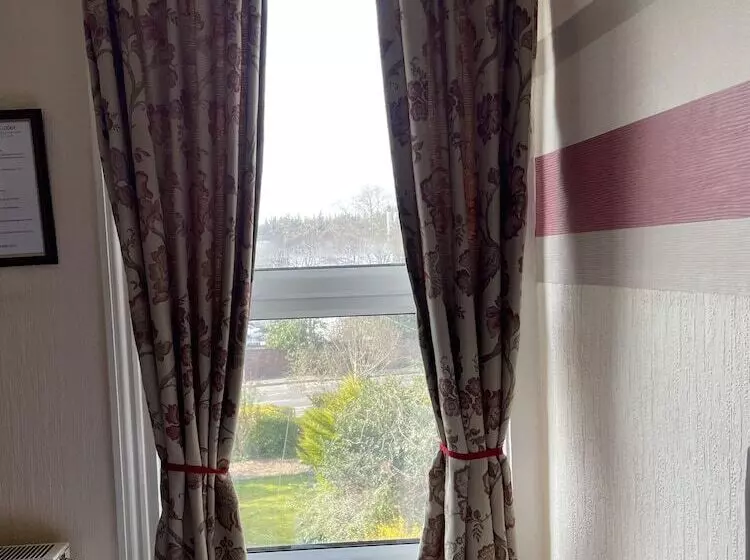 住宿加早餐 Diamonds Lodge Near York Hospital