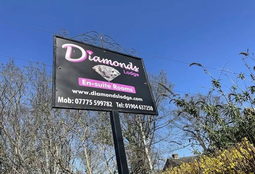 住宿加早餐 Diamonds Lodge Near York Hospital