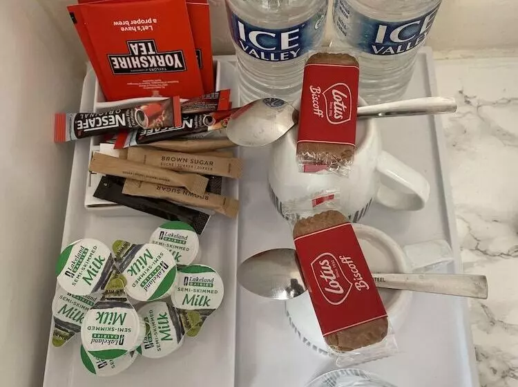 住宿加早餐 Diamonds Lodge Near York Hospital