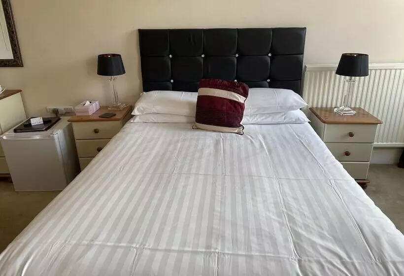 住宿加早餐 Diamonds Lodge Near York Hospital