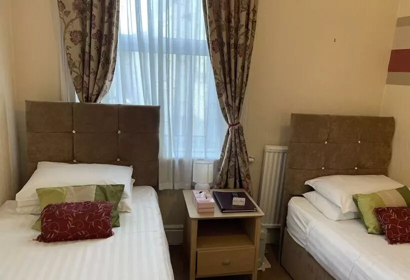 住宿加早餐 Diamonds Lodge Near York Hospital