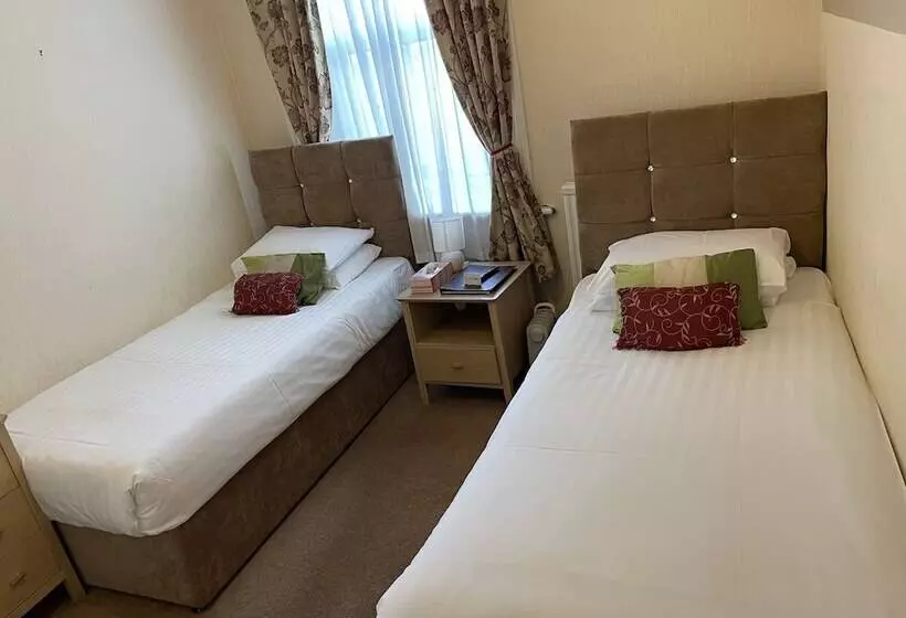 住宿加早餐 Diamonds Lodge Near York Hospital