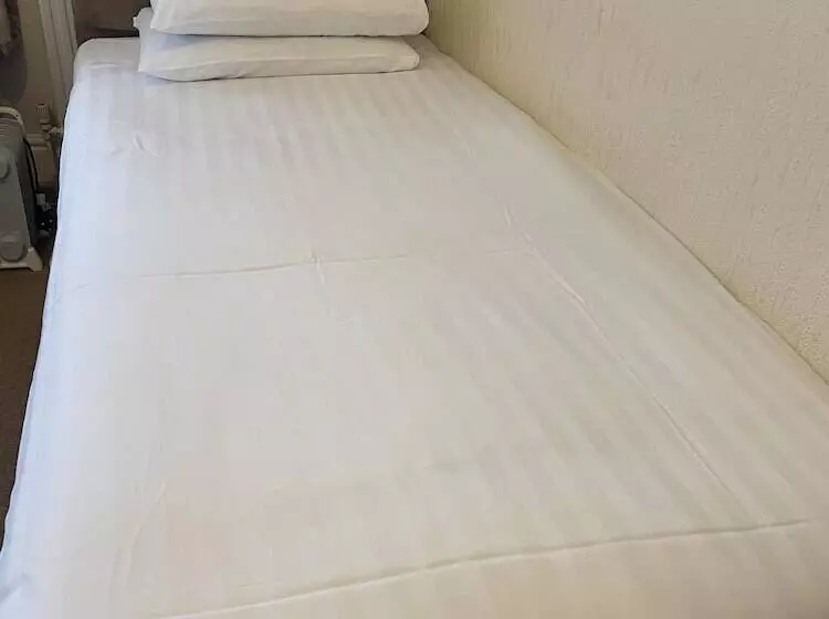 住宿加早餐 Diamonds Lodge Near York Hospital