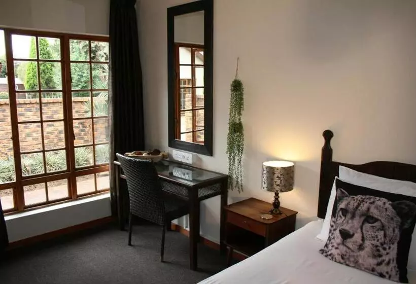 호텔 Aero Airport Lodge