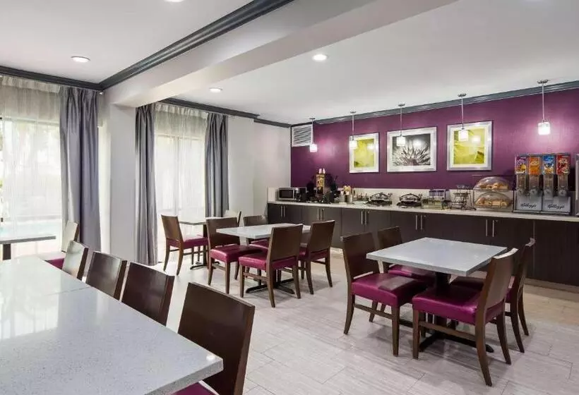 Отель Best Western Town Center Inn