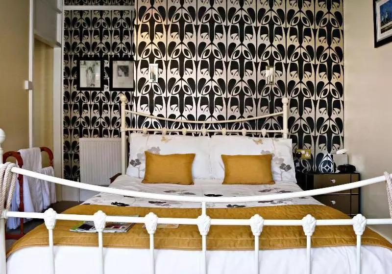 Отель Copperfields Vegetarian Guest House