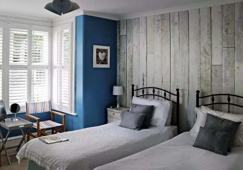 Отель Copperfields Vegetarian Guest House