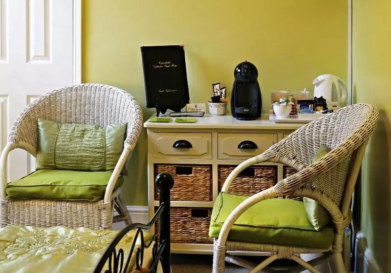 Отель Copperfields Vegetarian Guest House