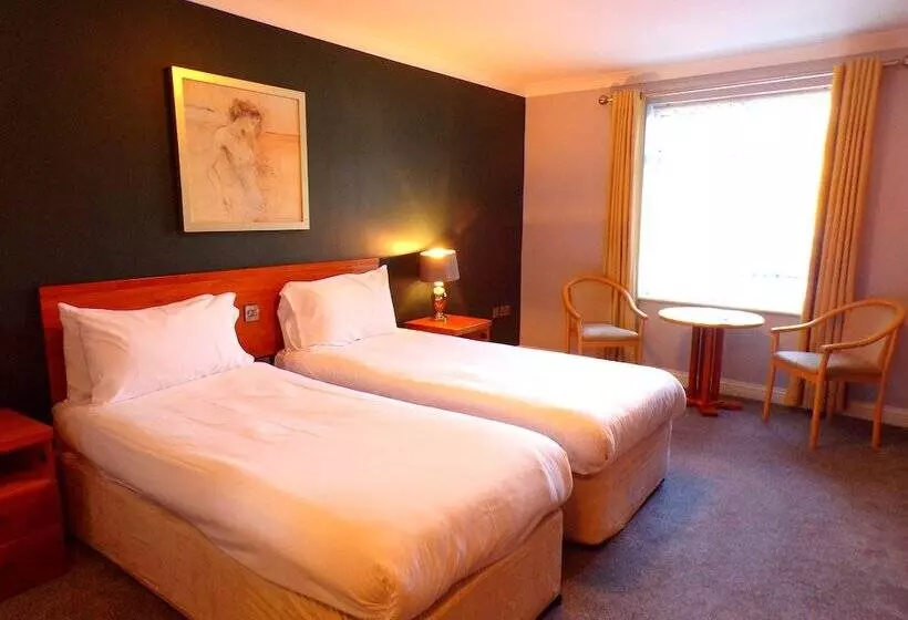 酒店 Fox And Goose Inn