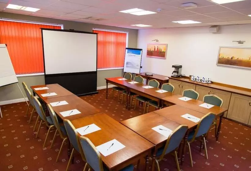 酒店 Fox And Goose Inn