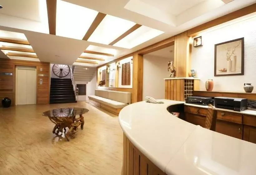 Hotel Green Ridge Munnar