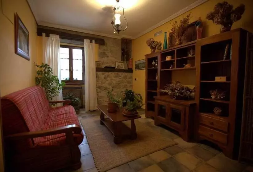 فندق Hostal Rural Elosta