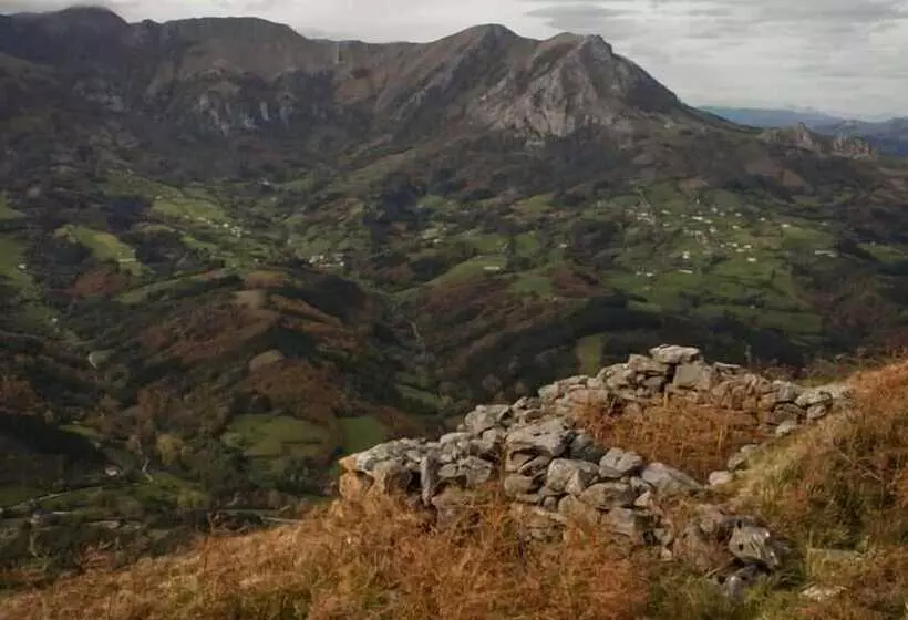 فندق Hostal Rural Elosta