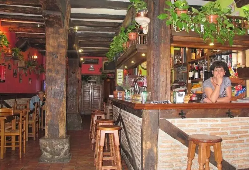 فندق Hostal Rural Elosta