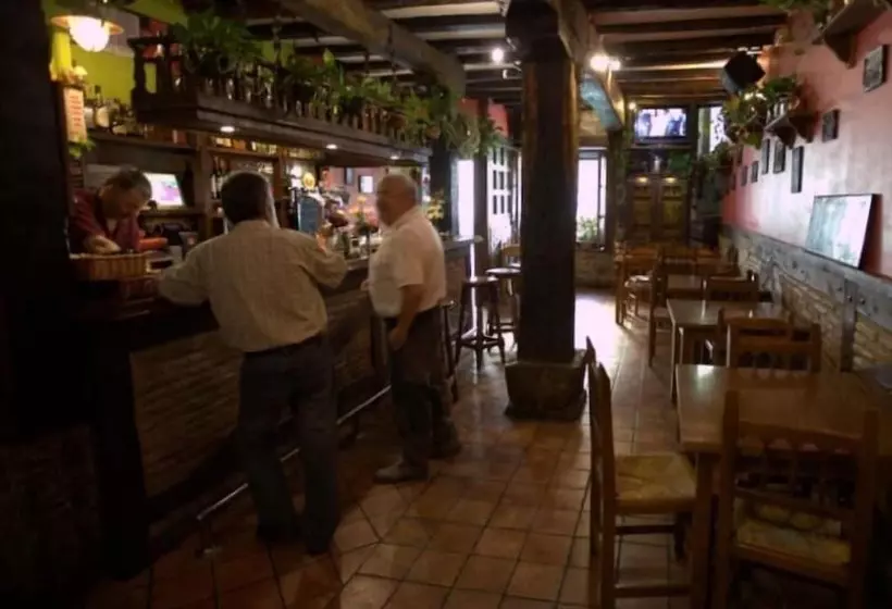 فندق Hostal Rural Elosta