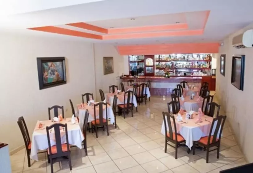 Отель Principado Tijuana Aeropuerto