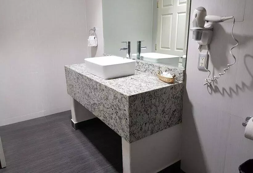 Отель Principado Tijuana Aeropuerto