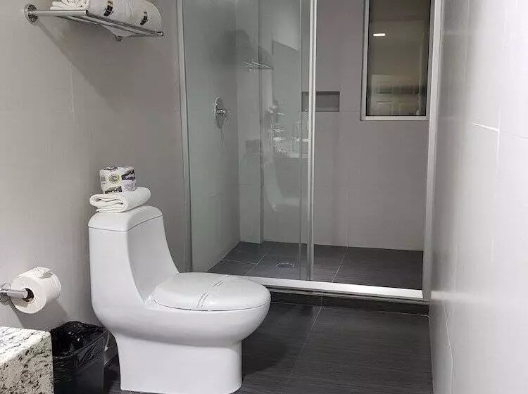 Отель Principado Tijuana Aeropuerto