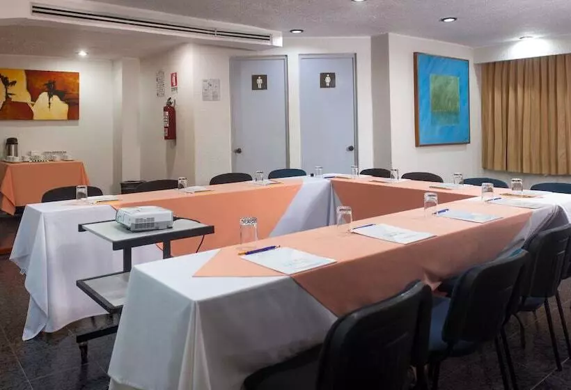 هتل & Suites Real Del Lago