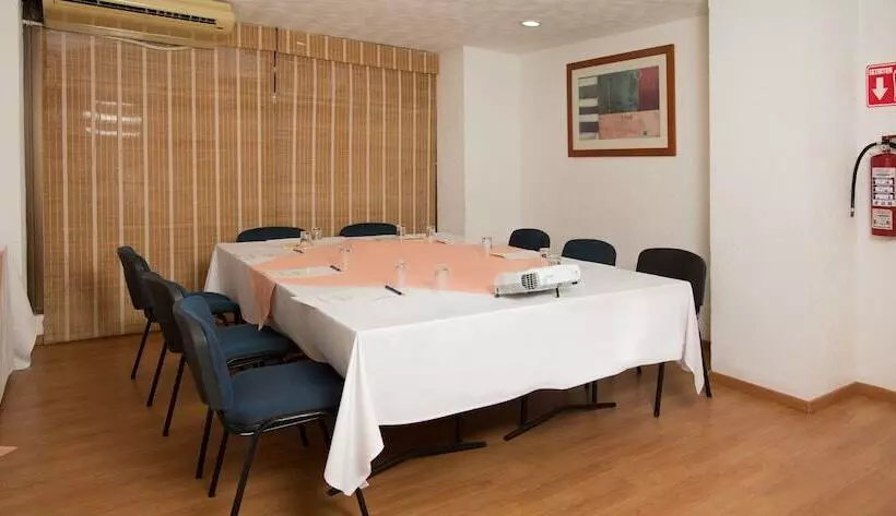 هتل & Suites Real Del Lago