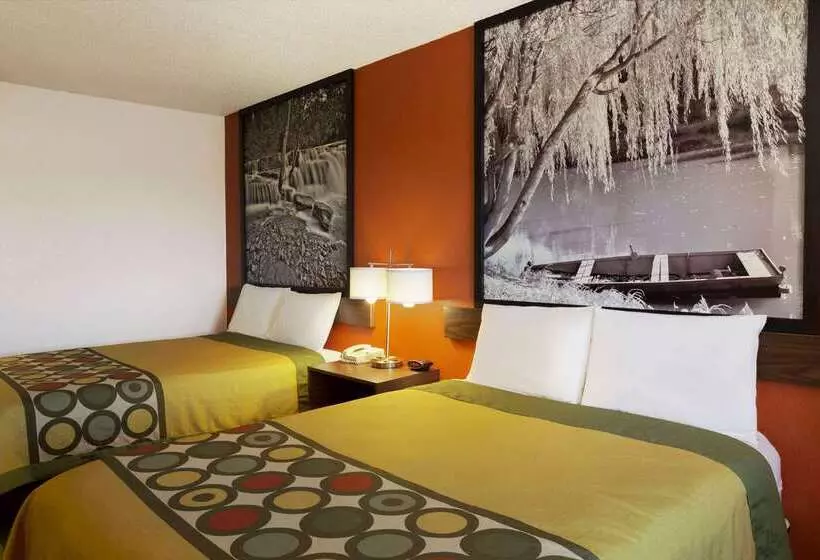 호텔 Super 8 By Wyndham Woodward