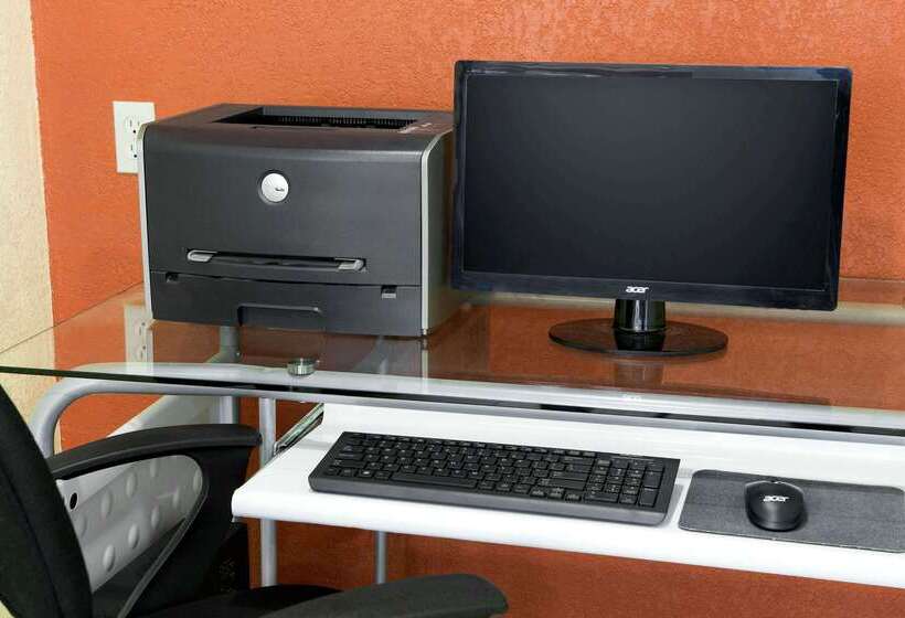 בית מלון כפרי Super 8 By Wyndham Woodward