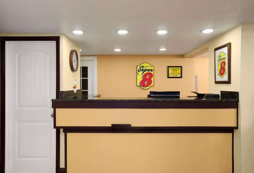 בית מלון כפרי Super 8 By Wyndham Woodward