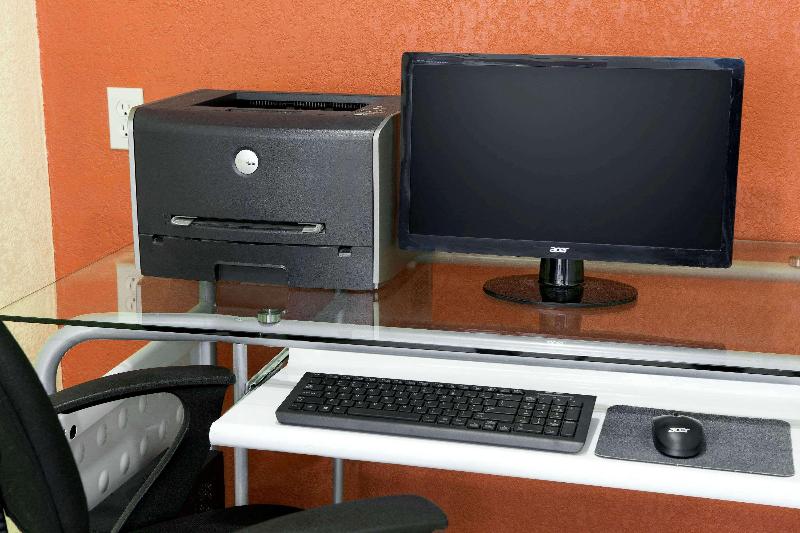 בית מלון כפרי Super 8 By Wyndham Woodward