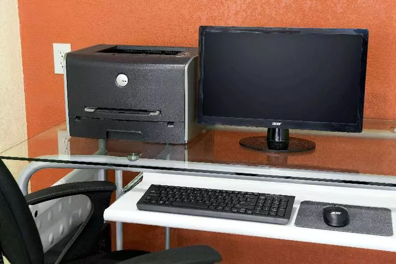 호텔 Super 8 By Wyndham Woodward