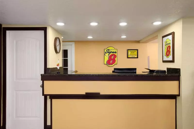 호텔 Super 8 By Wyndham Woodward