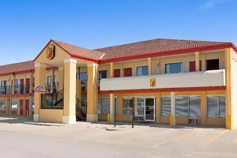 호텔 Super 8 By Wyndham Woodward