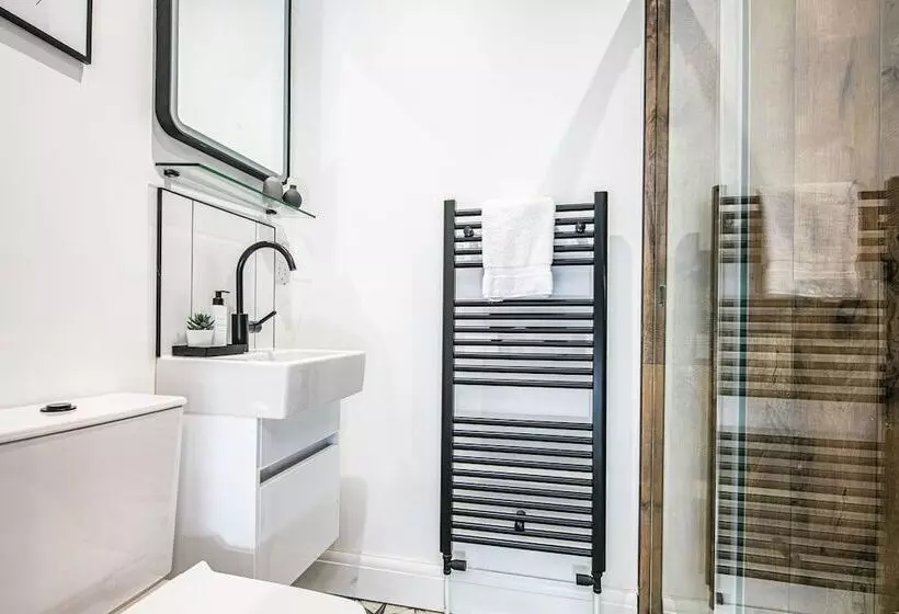 בית מלון כפרי The Belmont  Harrogate Stays