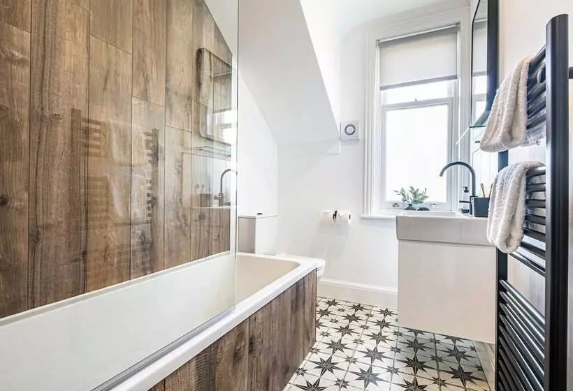 בית מלון כפרי The Belmont  Harrogate Stays