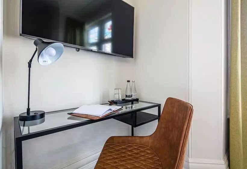 בית מלון כפרי The Belmont  Harrogate Stays