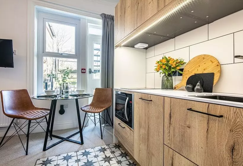 בית מלון כפרי The Belmont  Harrogate Stays