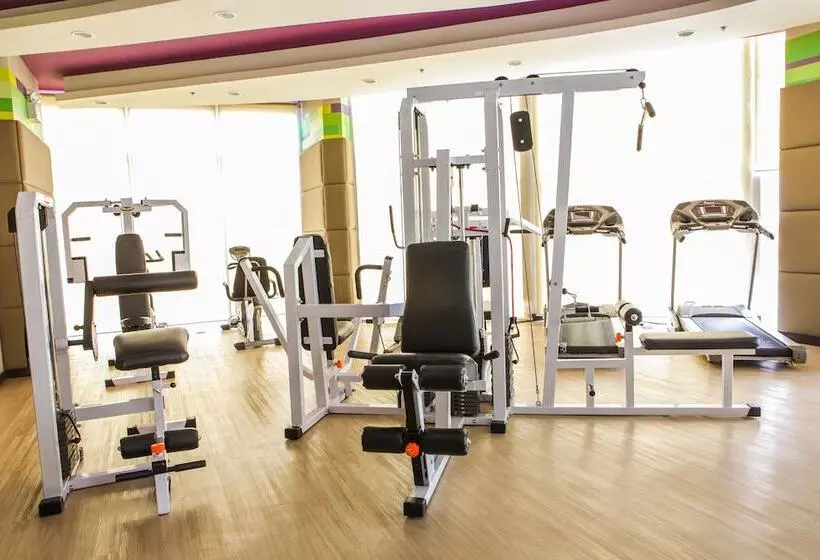 호텔 The Exchange Regency Residence