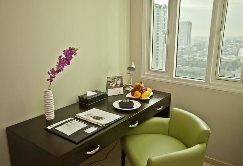 בית מלון כפרי The Exchange Regency Residence