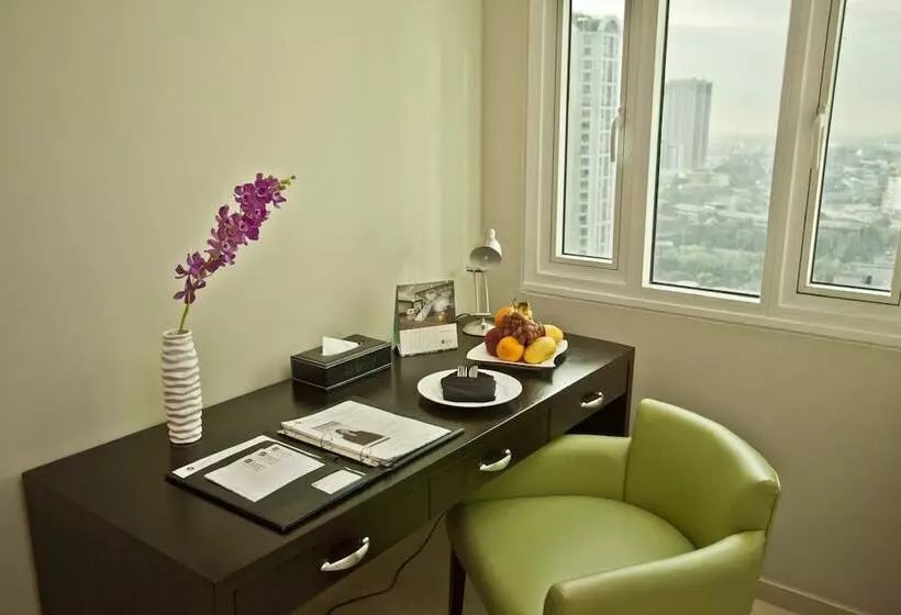 호텔 The Exchange Regency Residence