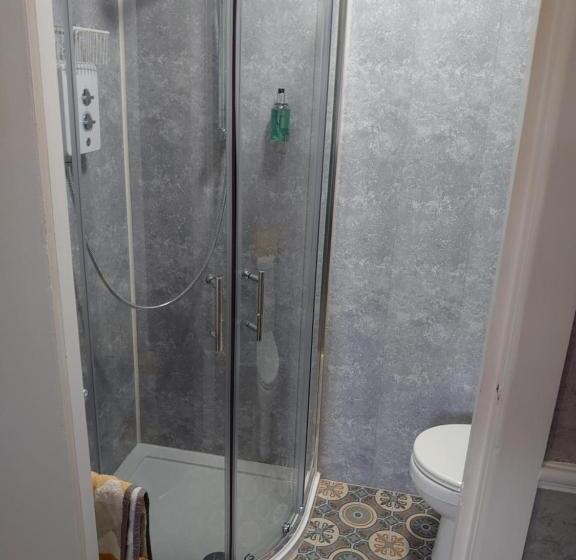 هتل The Golden Sands