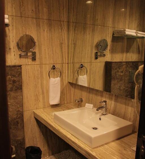 בית מלון כפרי The Nanee Suites