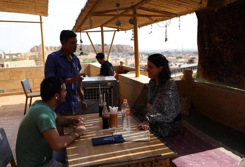 فندق The Silk Route