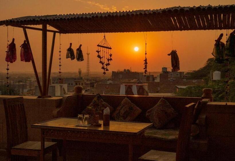 فندق The Silk Route