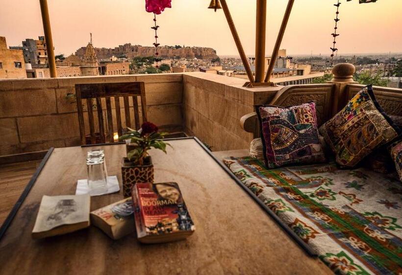 فندق The Silk Route