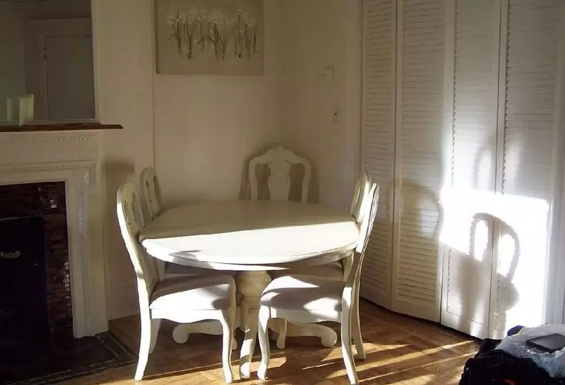 민박 Upper West Side Brownstone