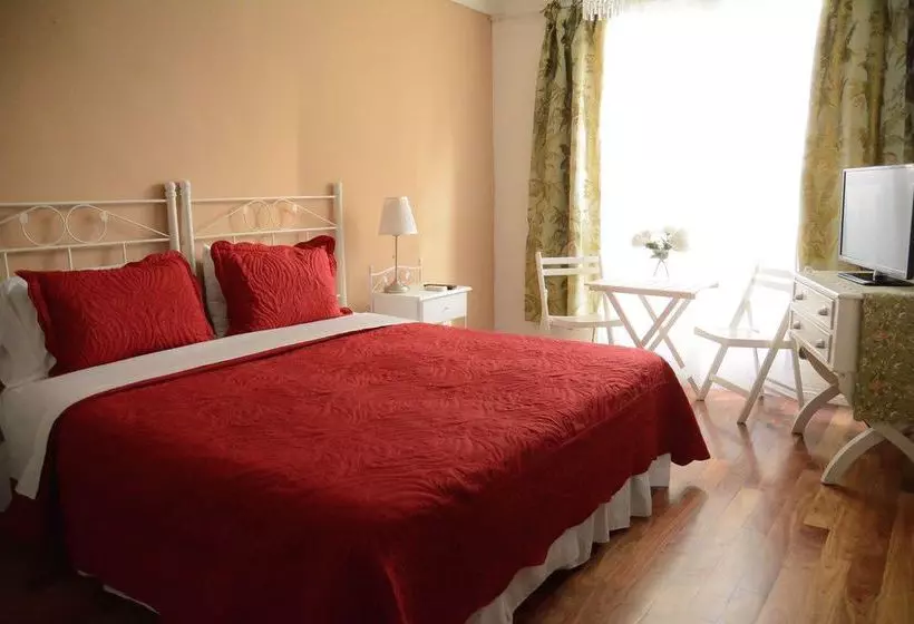 Bed & Breakfast Simple & Charming