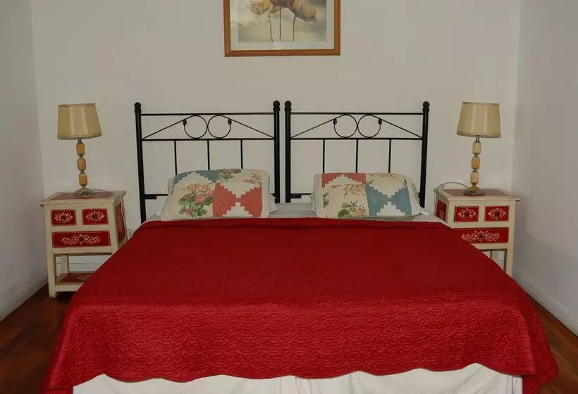 Bed & Breakfast Simple & Charming