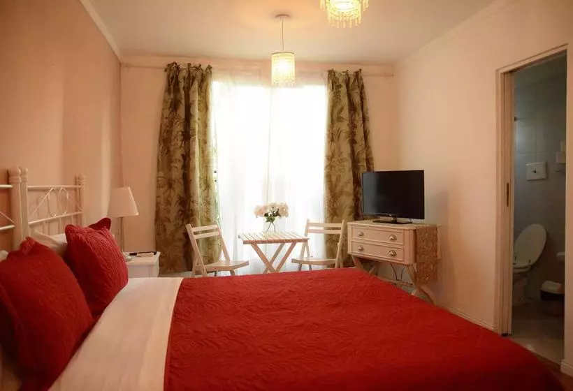 Bed & Breakfast Simple & Charming