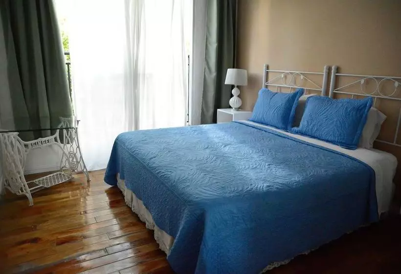Bed & Breakfast Simple & Charming