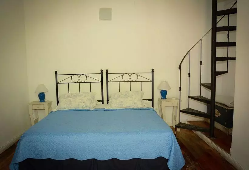 Bed & Breakfast Simple & Charming